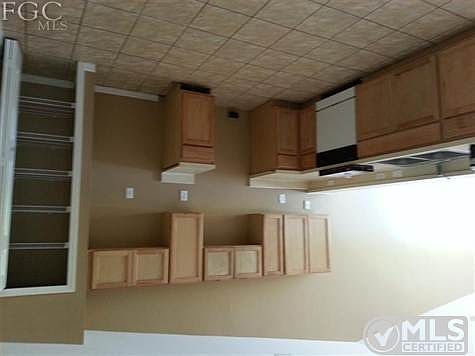 4th image of 847 Motel St E
