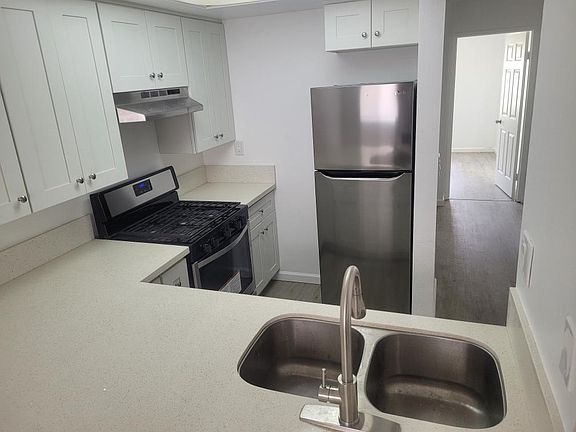 2nd image of 5073 Hermosa Ave #8