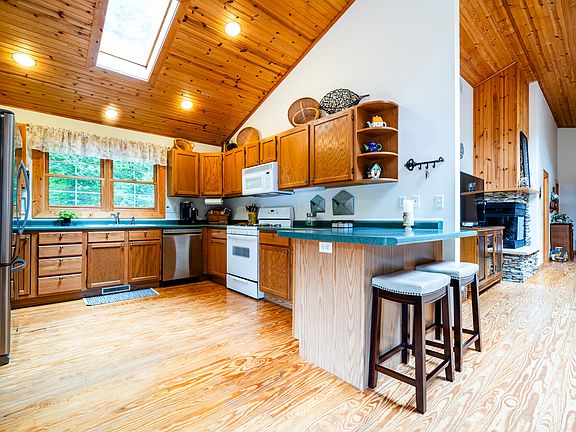5th image of 12293 Betty May Ave