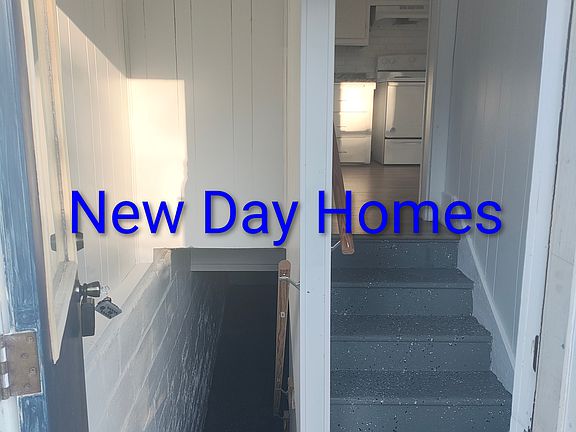 5th image of 32 Phelps Ave