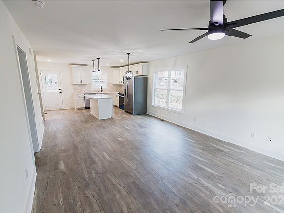 3rd image of 105 Marbranch Ct #11