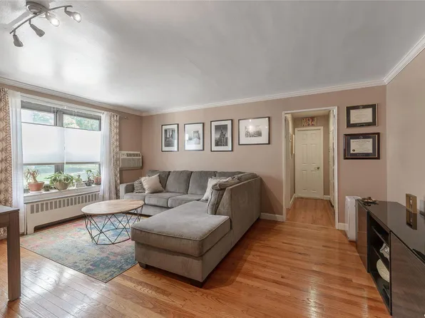 4 Terrace Circle #1A, Great Neck, NY 11021