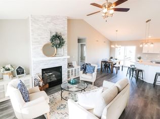 475 Crestview Dr, Reedsburg, WI 53959