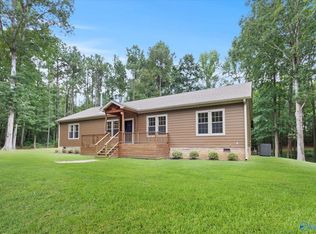 1901 Mount Carmel Dr, Guntersville, AL 35976