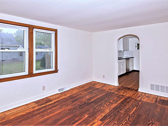 5th image of 642 Grant Ave