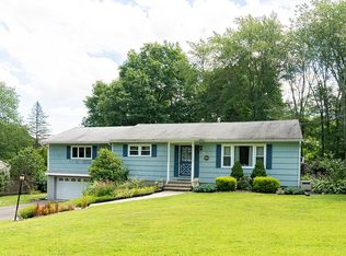41 E Ridge Dr, Middlebury, CT 06762