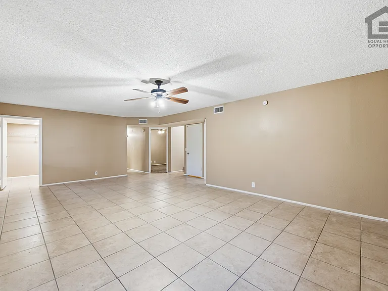7202 W Corrine Dr — Photo 32