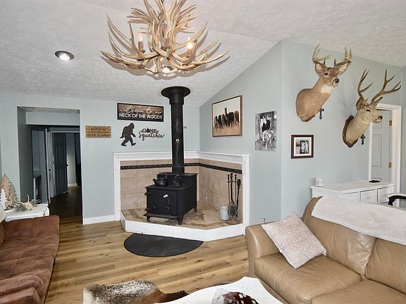 4th image of 3333 Mount Liberty Rd