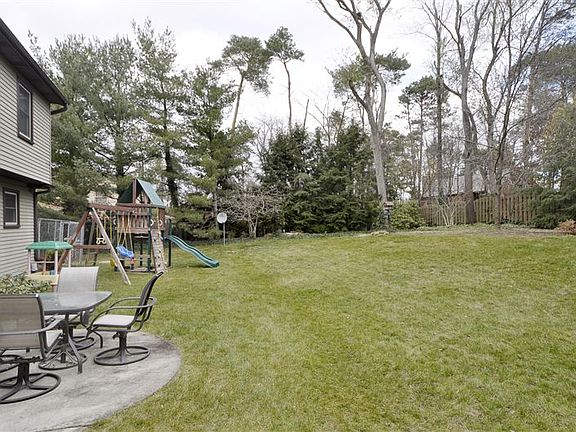 6593Pleasnatview Yard