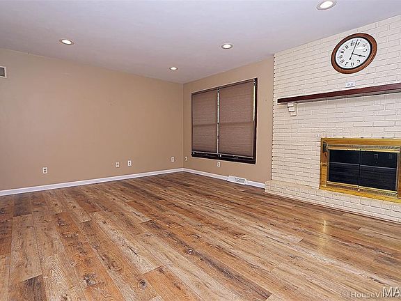 2nd image of 108 Hawthorne Dr