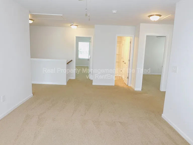 390 Spaulding St — Photo 30