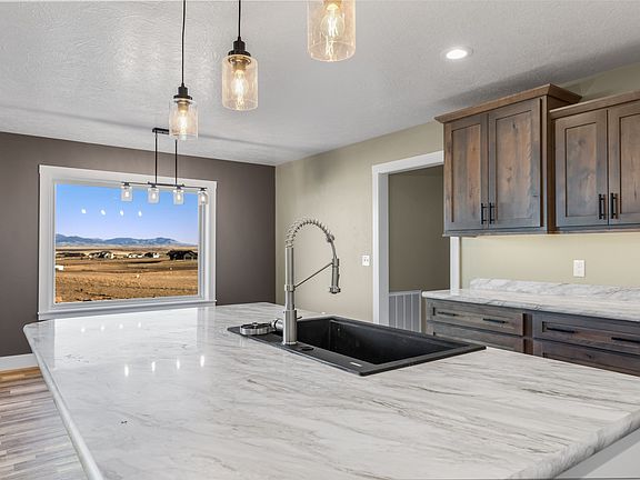 5th image of 27 Copper Creek Ln