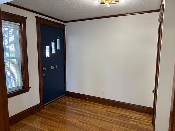 2nd image of 23-25 Stearns Rd #1