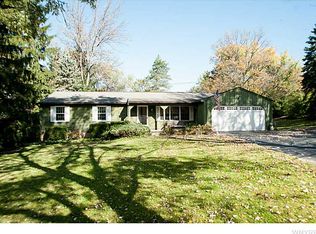 12 Mount Airy Ct, Orchard Park, NY 14127
