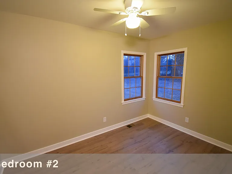 4823 Glenmina Dr — Photo 10