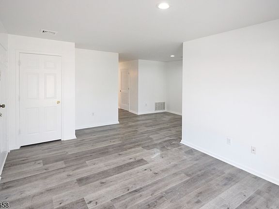 3rd image of 464-466 S 16Th St
