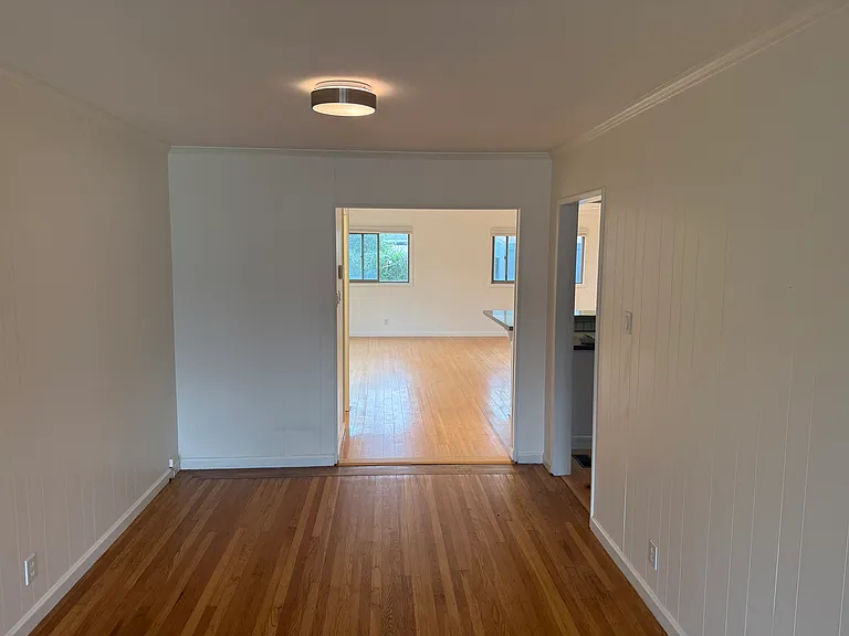 715 Cypress Ave — Photo 3