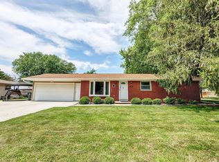 2140 Dorothy Ln, Green Bay, WI 54304
