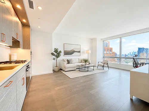 1 City Point #35C Photo 1