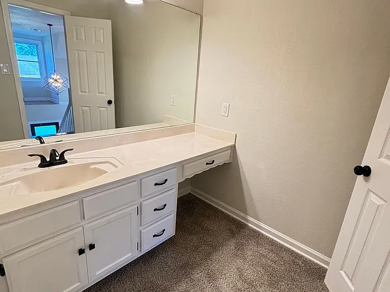 990 Eagle Ridge Cv — Photo 31