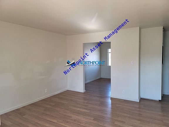 5th image of 3720-3740 Astoria St #4-3740_UNIT