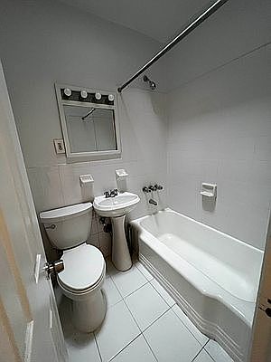 4th image of 332 E 66th St APT 4C