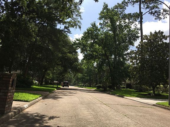 5th image of 903 Glouchester Ln