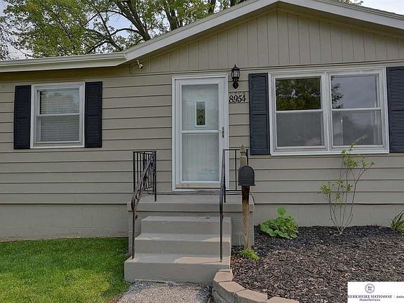 2nd image of 8954 Laurie Cir