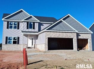 1610 Rustic Oak Dr, Washington, IL 61571