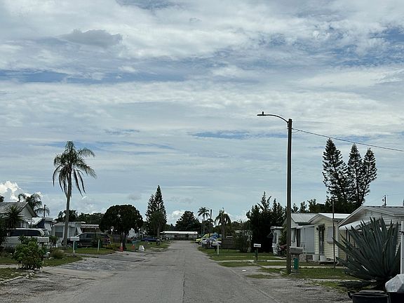4th image of 2139 Orange Dr