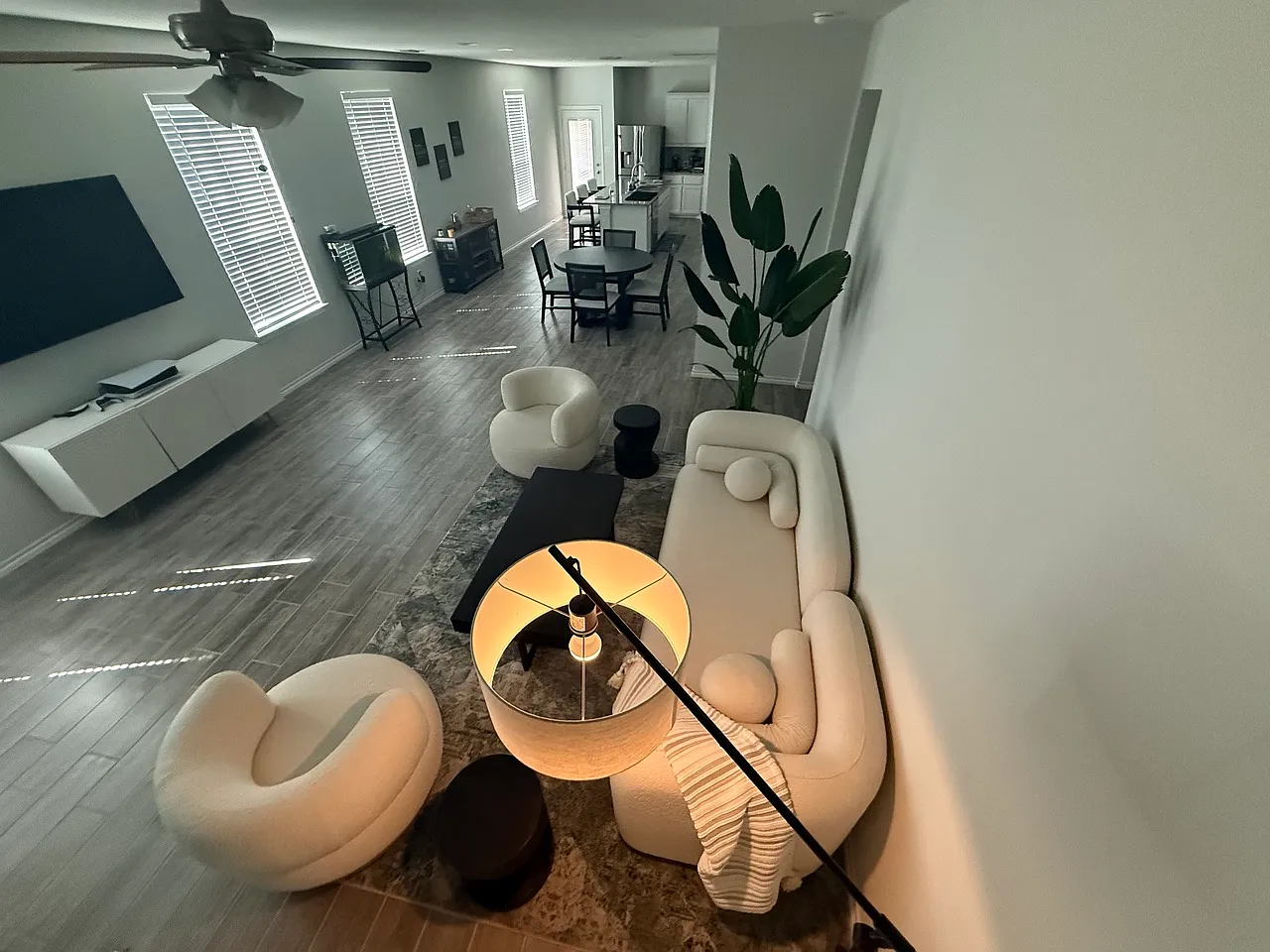 5 bed, 2600 sqft, $3,000 — Photo 3