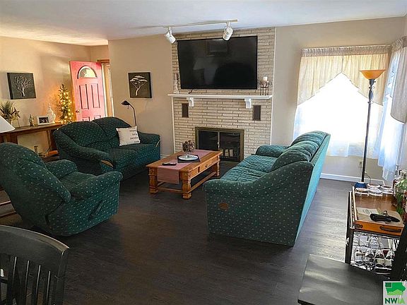 2nd image of 1316 Lochedem Dr
