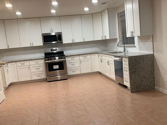 2nd image of 3251 Waterview Ln