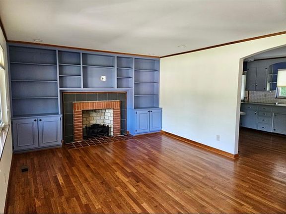 2nd image of 1756 Scenic Dr