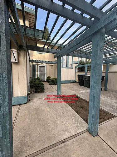1113 S Pinkham St Photo 1