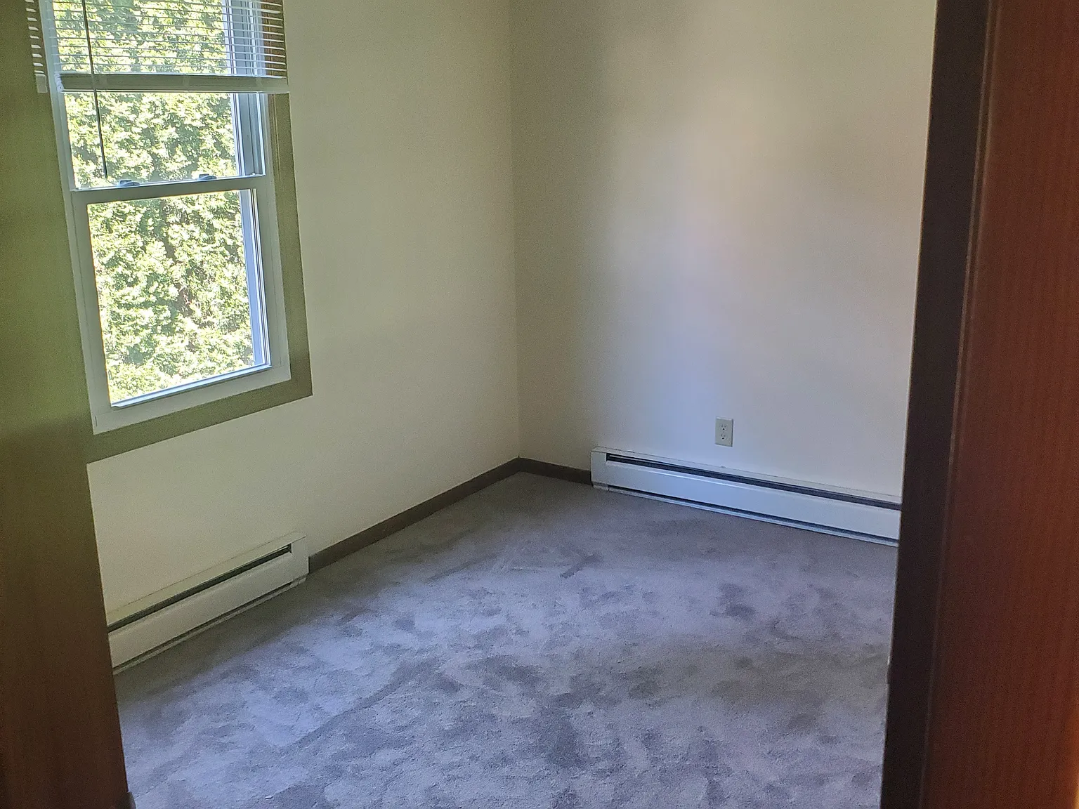 2 bed, 1100 sqft, $1,400 — Photo 2