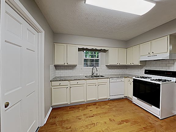 5th image of 800 Crab Orchard Dr