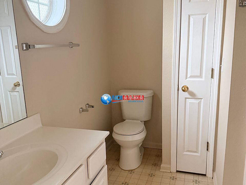 1st image of 365 Brookview Dr
