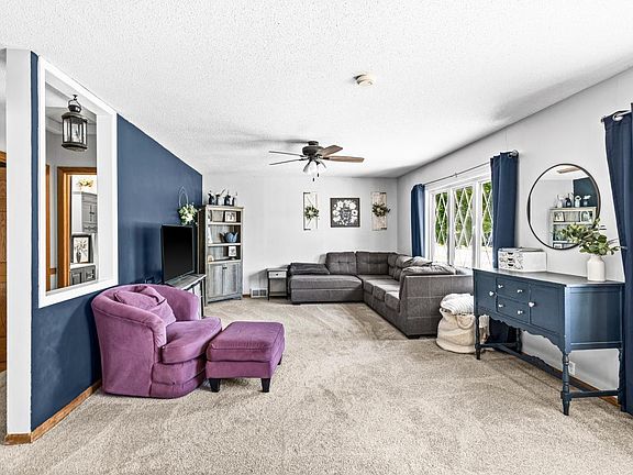 5th image of 303 W Owatonna St