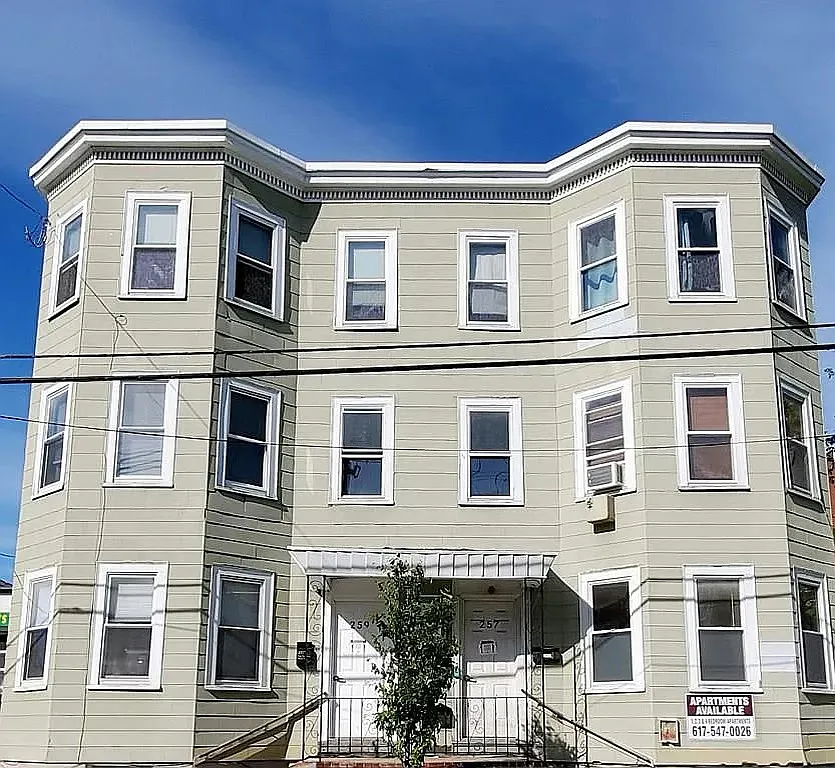2 bed, 9999 sqft, $2,600 — Photo 1