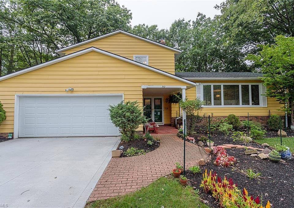 1st image of 342 Balmoral Dr