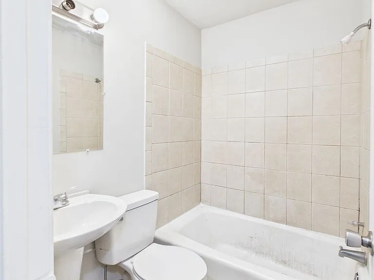 838 S Jones St #B — Photo 17