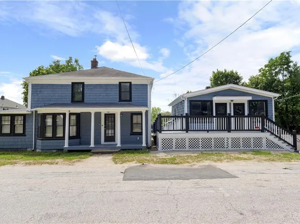 14-16 W Natick Rd, Warwick, RI 02886