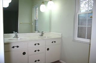 5th image of 1024 Parkridge Cir E