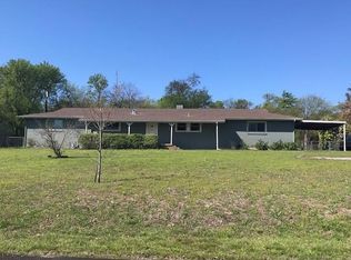 104 Townes Dr, Lakeside, TX 76108