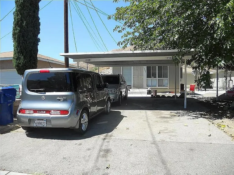 17581 Scherzinger Ln — Photo 2