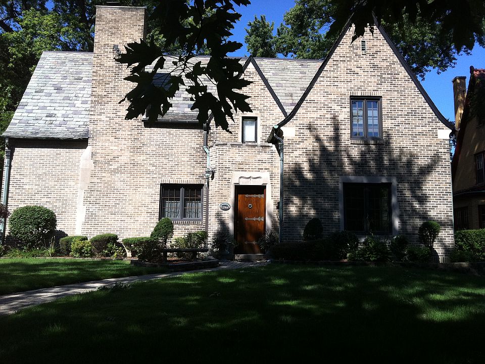 2nd image of 12914 Elm St