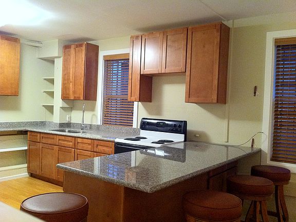 5th image of 2058 Fell St Unit A