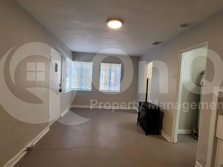 324 S 6th Ave #D — Photo 5