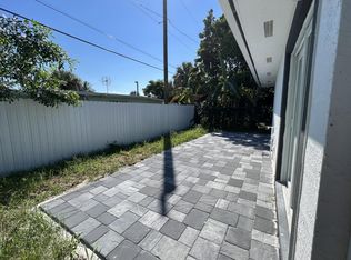 1090 Highland Rd, Lake Worth, FL 33462